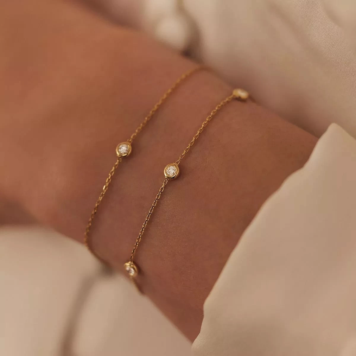 Isabel Bernard De La Paix Alfie 14 Karat Bracelet | Diamond 0.05 Gold Armband - Image 3