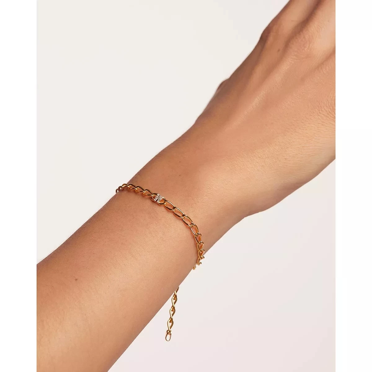 PDPAOLA Letter W Bracelet Gold Armband - Image 2